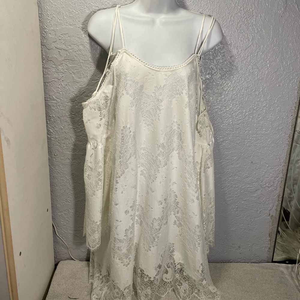 Love Riche Cream Lace Detail Dress